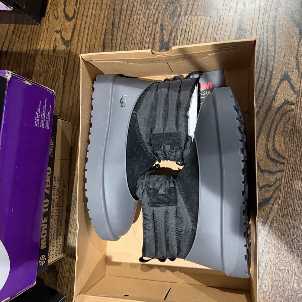UGG Black and Gray Winter Boots Size 8 - Picture 2 of 4
